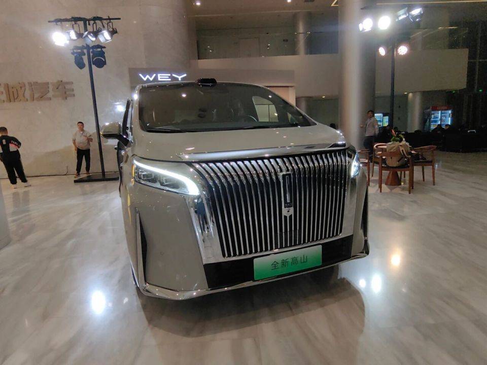 2025年10月上市新車有領克03家族、傳祺向往M8宗師版、魏牌高山7、保時捷911等