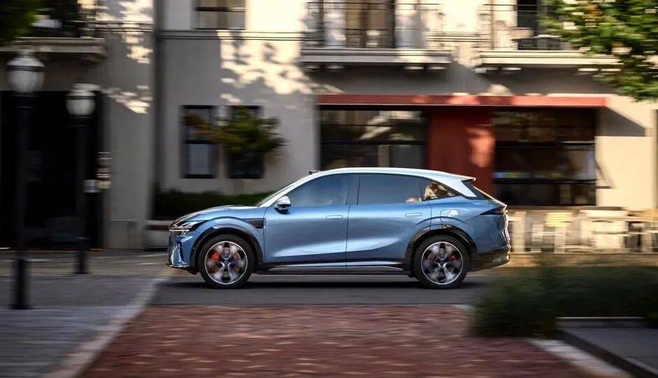 極氪7X:22萬配激光雷達+900V,這是要把對手逼瘋的節奏?