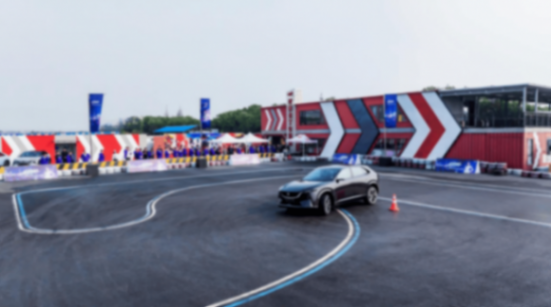 當“甜蜜天后”遇上馬自達:一場跨越20年的熱愛與奔赴