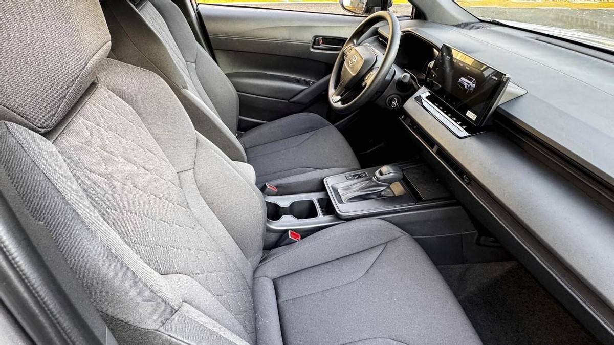 探店全新卡羅拉銳放:9.68萬起合資家用SUV,穩坐爆款寶座