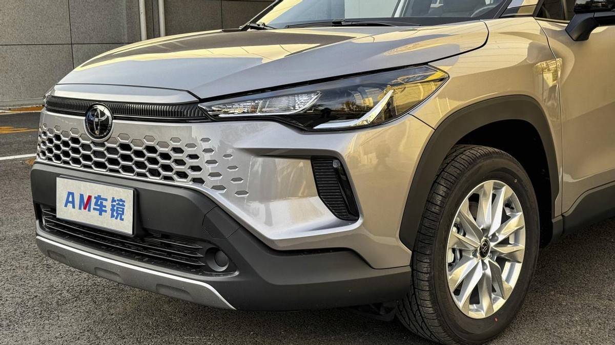 探店全新卡羅拉銳放:9.68萬起合資家用SUV,穩坐爆款寶座