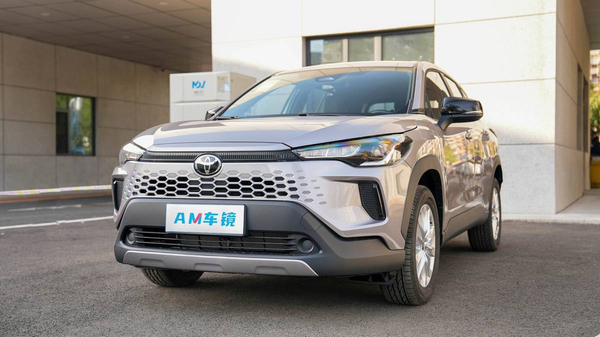 探店全新卡羅拉銳放:9.68萬起合資家用SUV,穩坐爆款寶座