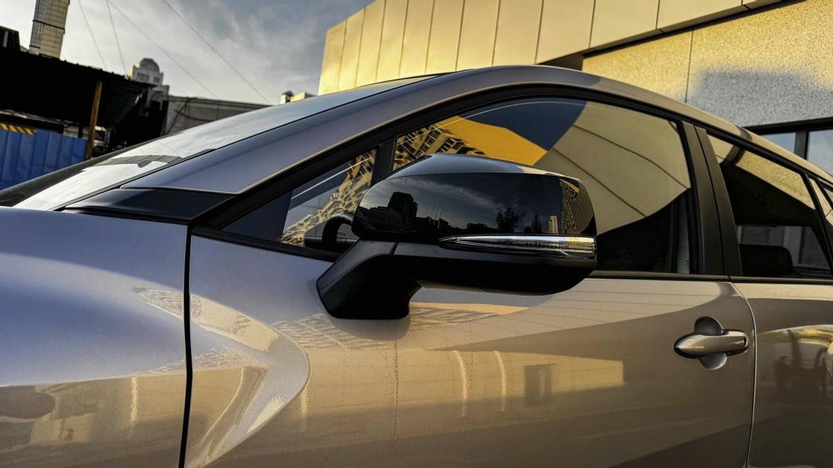 探店全新卡羅拉銳放:9.68萬起合資家用SUV,穩坐爆款寶座